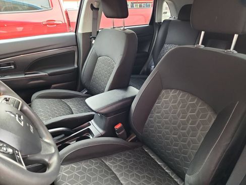 Used 2025 Mitsubishi Outlander Sport ES AWD/4WD image 16