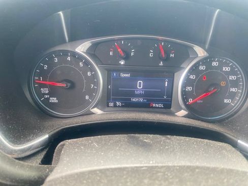Used 2019 Chevrolet Equinox LT FWD image 12
