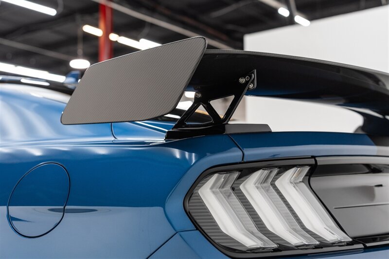 Used 2021 Ford Mustang Shelby GT500 w/ Carbon Fiber Track Pack RWD image 30