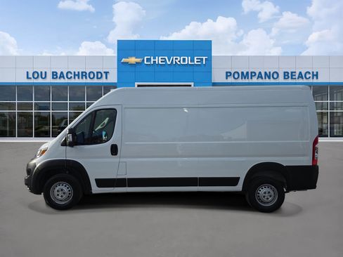 Used 2025 RAM ProMaster 2500 w/ Convenience Group FWD image 4