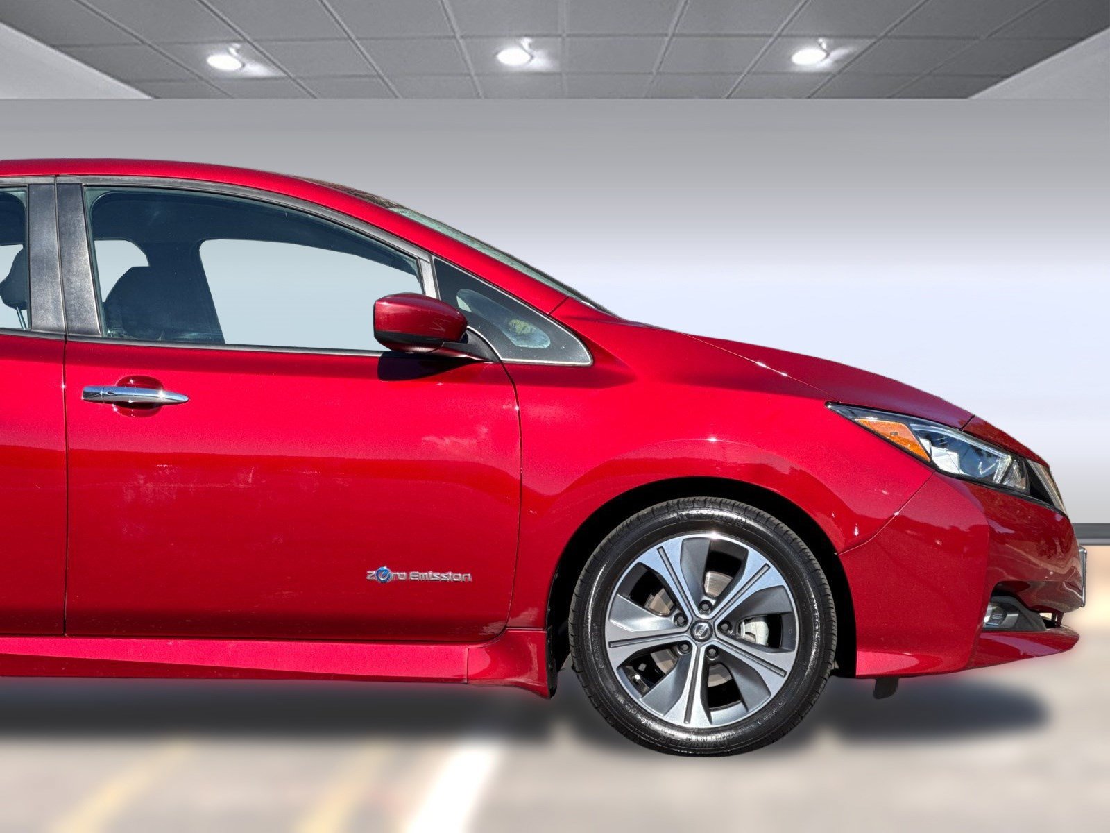 Used 2018 Nissan Leaf SV w/ SV Technology Package FWD image 36