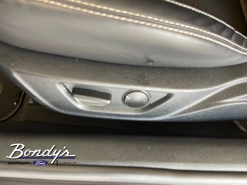 Used 2021 Ford Mustang Shelby GT500 w/ Technology Package RWD image 9