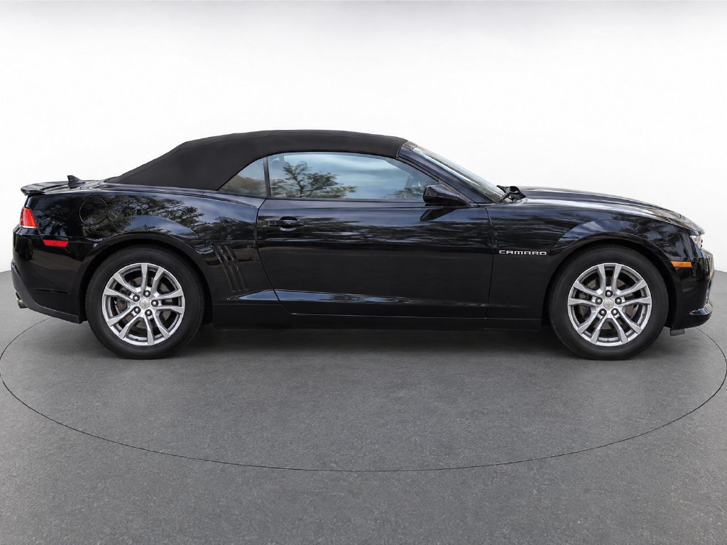 Used 2015 Chevrolet Camaro LT RWD image 8