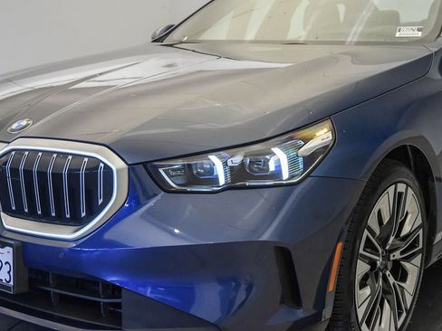 Used 2026 BMW 530i w/ Premium Package RWD image 8