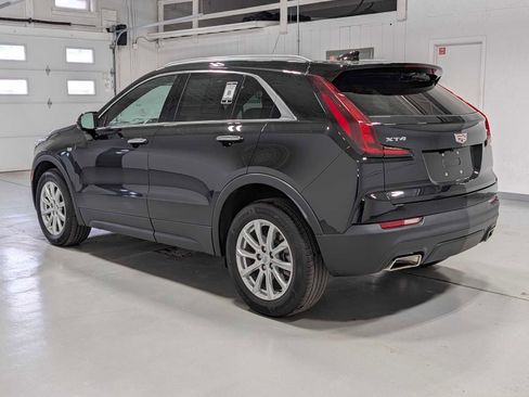 Used 2023 Cadillac XT4 Luxury w/ Cold Weather Package FWD image 10