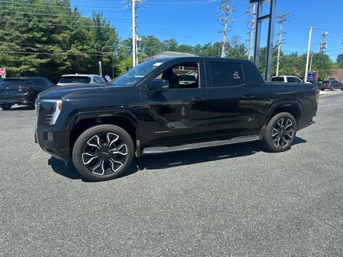 Used 2025 GMC Sierra EV Denali AWD/4WD image 2