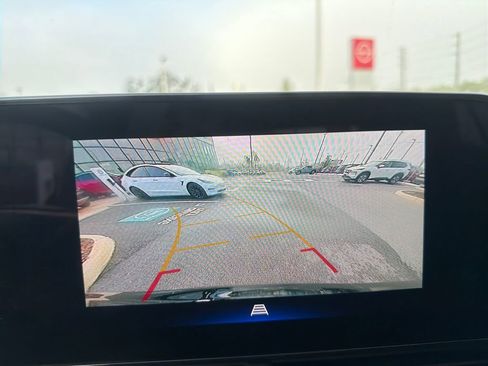 Used 2024 Chevrolet Trax ACTIV w/ Sunroof Package image 35