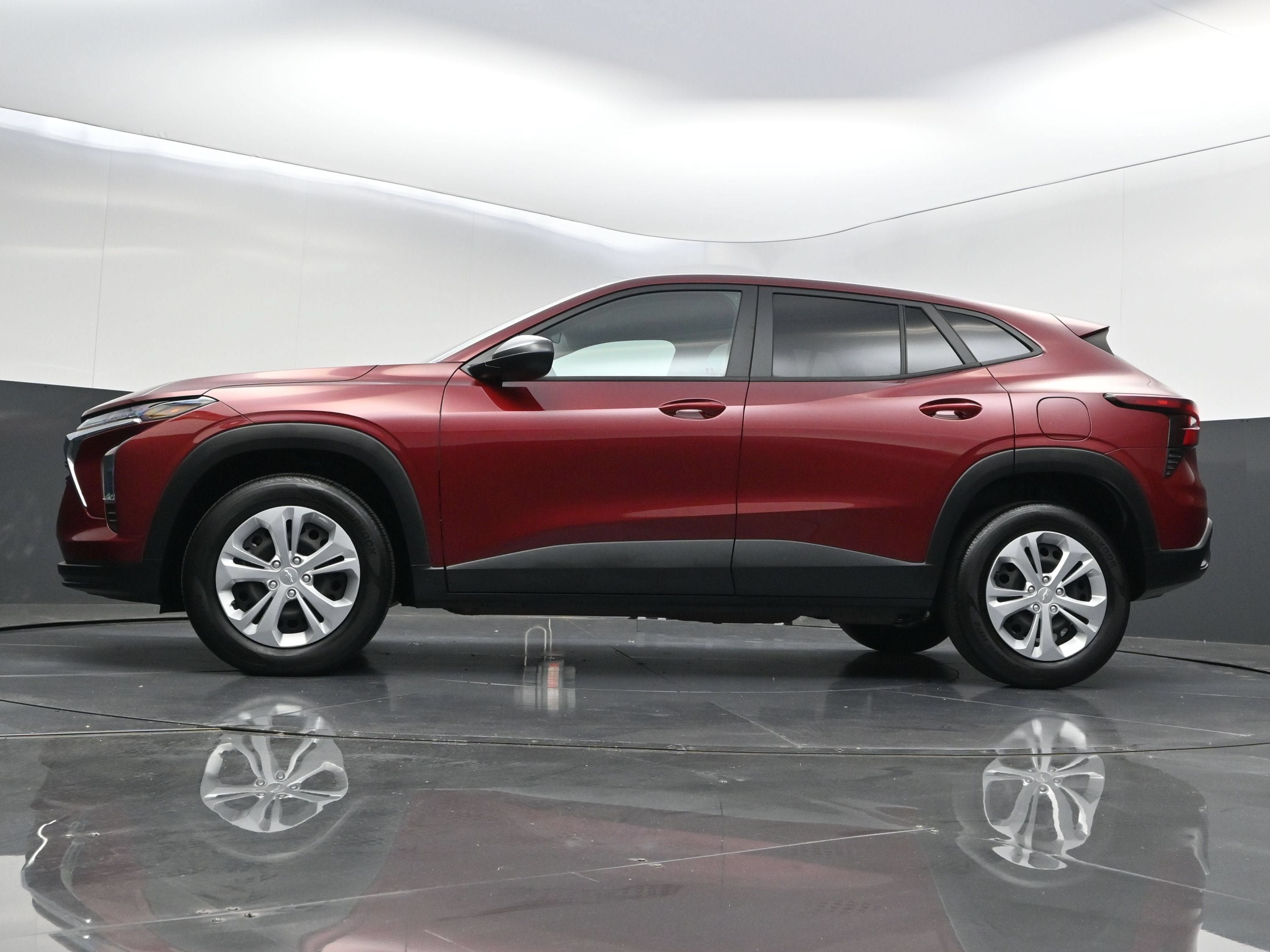 Certified 2024 Chevrolet Trax LS FWD image 36