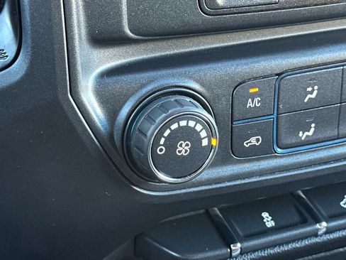 Used 2018 Chevrolet Silverado 1500 Custom w/ Custom Value Package image 28