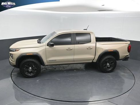 Used 2024 GMC Canyon Elevation w/ Convenience Package AWD/4WD image 12
