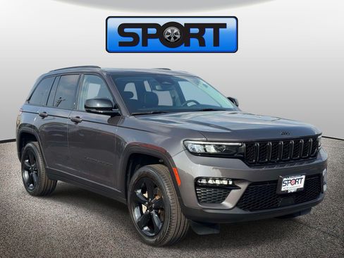 Used 2023 Jeep Grand Cherokee Limited w/ Black Appearance Package AWD/4WD image 28