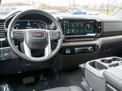 Used 2024 GMC Sierra 1500 Elevation image 12