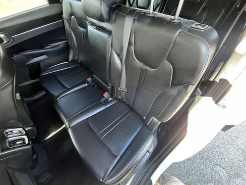 Used 2024 Kia Sorento S FWD image 38