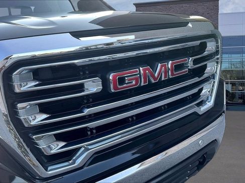 Used 2022 GMC Sierra 1500 SLT w/ SLT Premium Plus Package AWD/4WD image 34