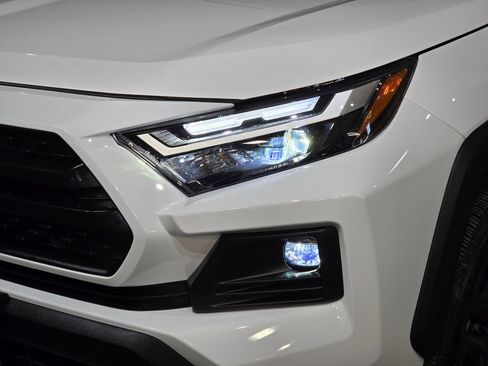 Used 2024 Toyota RAV4 Adventure image 12