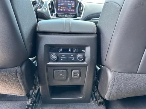 Used 2021 Chevrolet Traverse Premier w/ Redline Edition AWD/4WD image 16