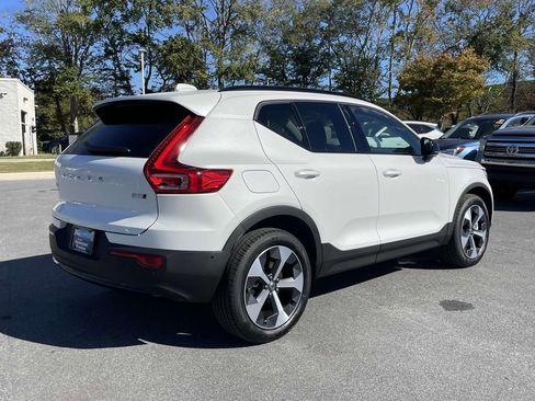 New 2026 Volvo XC40 B5 Plus w/ Protection Package Premier image 28