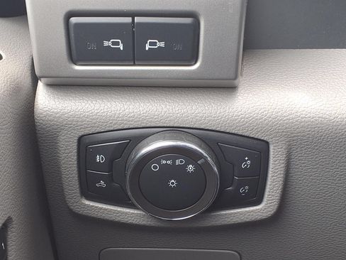Used 2020 Ford F150 Lariat w/ Equipment Group 502A Luxury AWD/4WD image 16