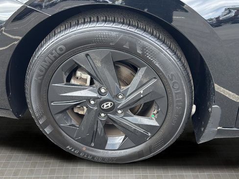 Used 2022 Hyundai Elantra SEL w/ Preferred Accessory Package image 42