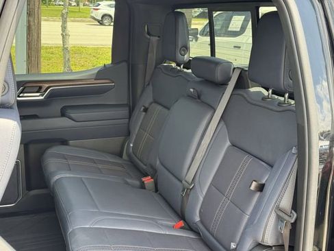 Used 2023 Chevrolet Silverado 1500 High Country w/ High Country Premium Package AWD/4WD image 32