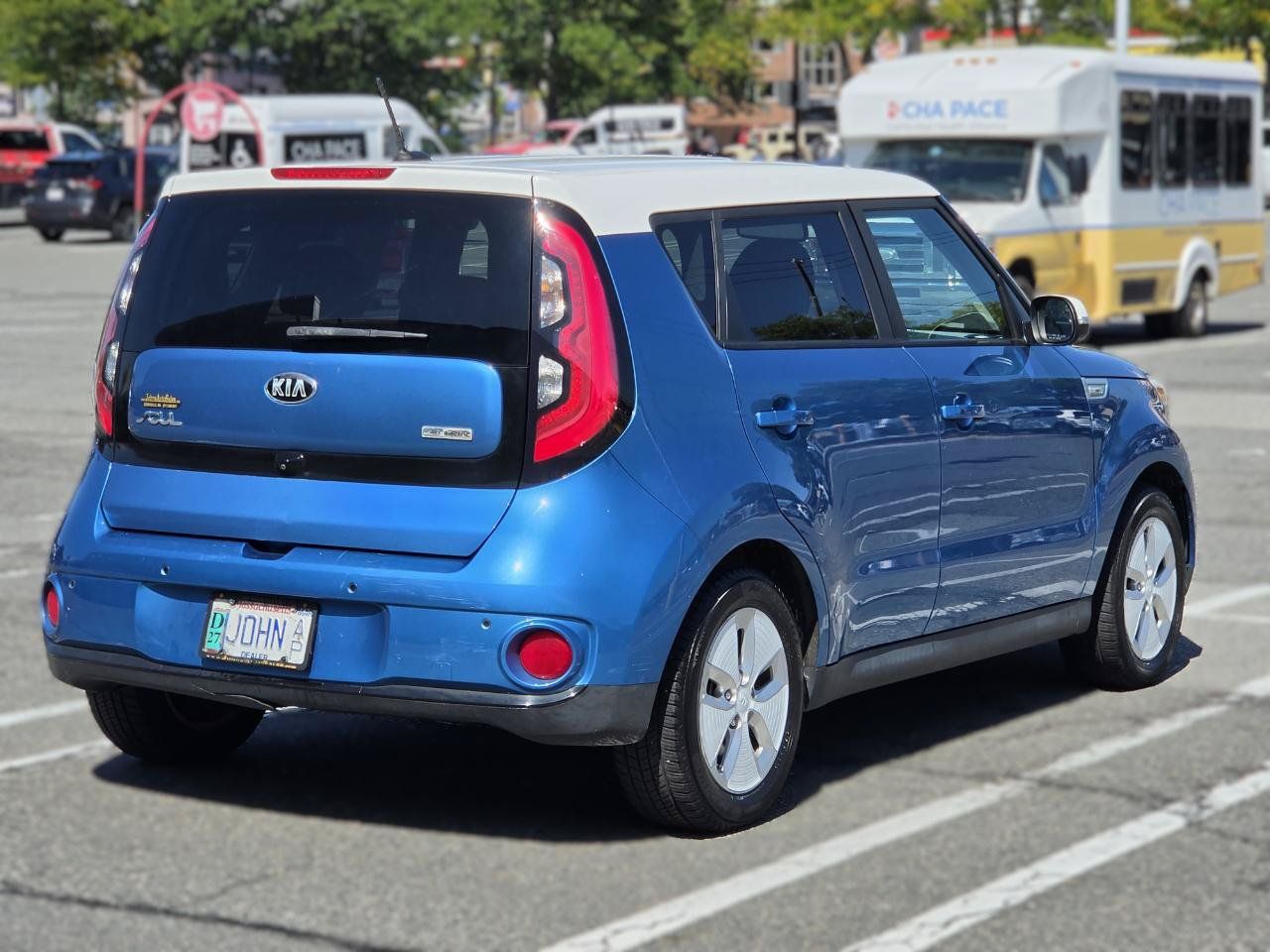 Used 2016 Kia Soul EV + FWD image 7