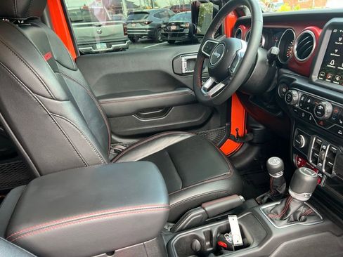 Used 2023 Jeep Gladiator Rubicon w/ Cold Weather Group AWD/4WD image 36