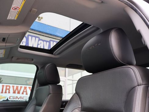 Used 2018 GMC Sierra 2500 Denali w/ Suspension Package, Off-Road image 25