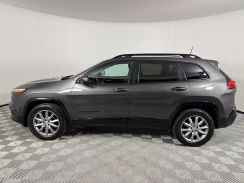 Used 2018 Jeep Cherokee Latitude image 8