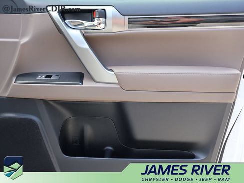 Used 2023 Lexus GX 460 Premium w/ Premium Package AWD/4WD image 8
