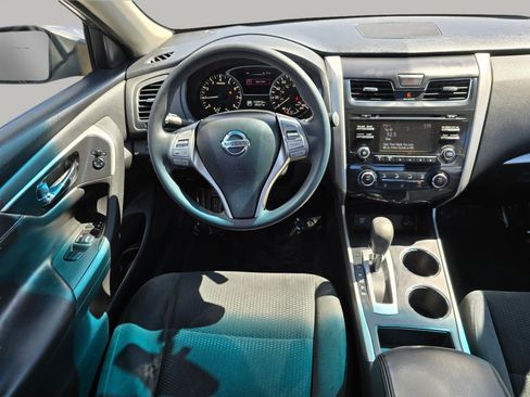 Used 2015 Nissan Altima 2.5 S w/ Power Driver Seat Package FWD image 3