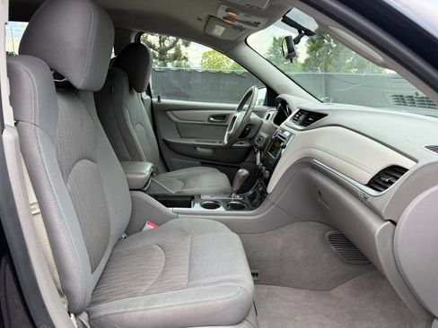 Used 2016 Chevrolet Traverse LT w/ Style and Technology Package AWD/4WD image 18