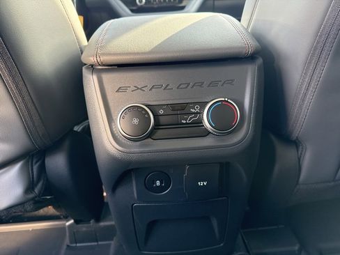 New 2026 Ford Explorer Active w/ Active Comfort Package image 24