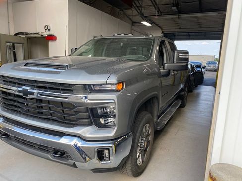 Used 2024 Chevrolet Silverado 3500 LT w/ All Star Edition AWD/4WD image 2