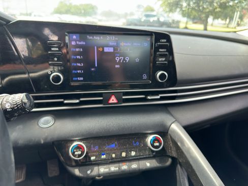 Used 2022 Hyundai Elantra SEL w/ Convenience Package FWD image 29