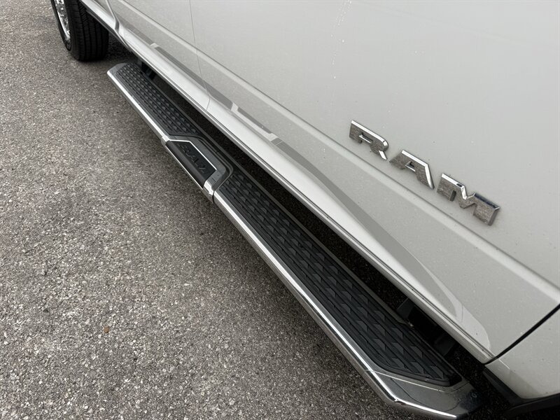 Used 2022 RAM 2500 Tradesman w/ Chrome Appearance Group RWD image 23