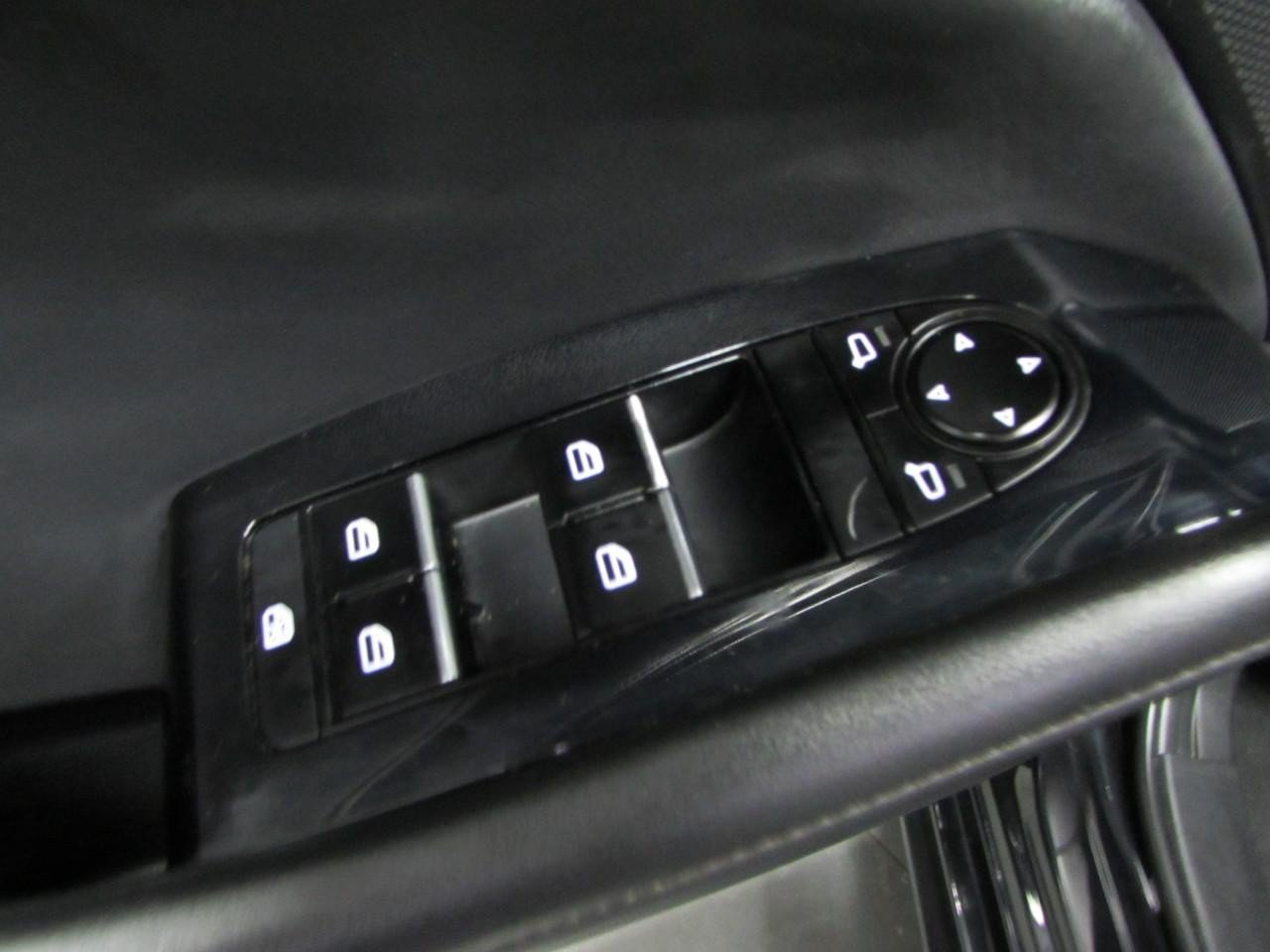 Used 2024 MAZDA MAZDA3 s FWD image 20