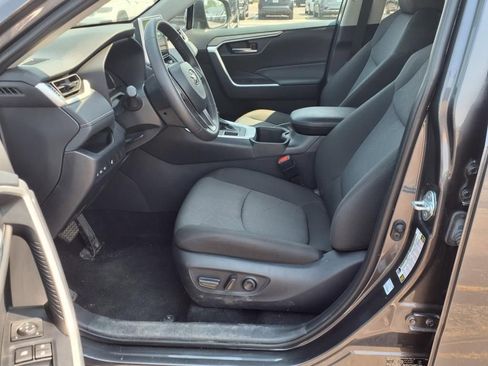 Used 2024 Toyota RAV4 XLE image 28