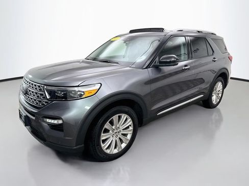 Used 2022 Ford Explorer Limited w/ Equipment Group 301A AWD/4WD image 3