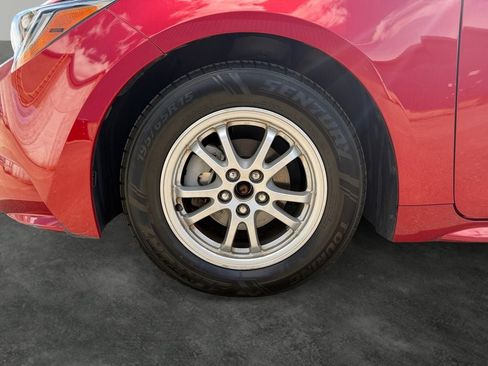 Used 2020 Toyota Corolla LE FWD image 4