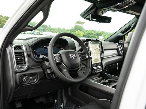New 2026 RAM 4500 4x4 Crew Cab DRW w/ Laramie Trim Package image 26