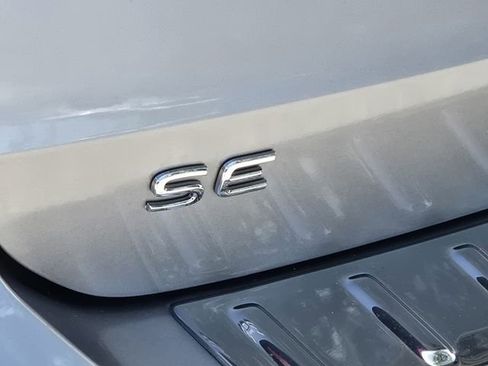 Certified 2023 Volkswagen Taos SE FWD image 10