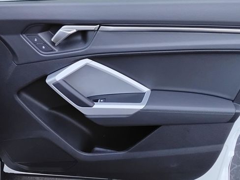 Certified 2025 Audi Q3 2.0T Premium w/ Convenience Package image 25