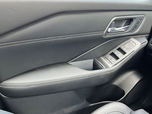 New 2026 Nissan Rogue Platinum image 30