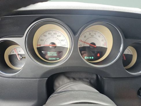 Used 2014 Dodge Challenger SXT RWD image 30