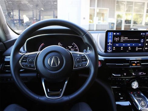 Used 2025 Acura MDX FWD image 33