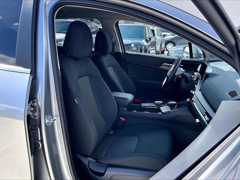 Certified 2026 Kia Sportage LX FWD image 9