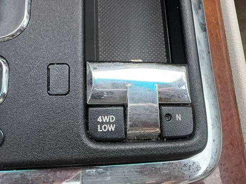 Used 2009 Jeep Grand Cherokee Overland image 21