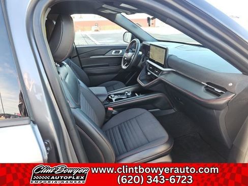 Used 2025 Ford Explorer ST-Line image 28