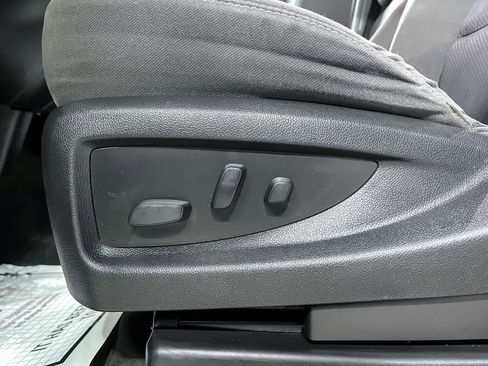 Used 2018 Chevrolet Silverado 1500 LT w/ All Star Edition image 17