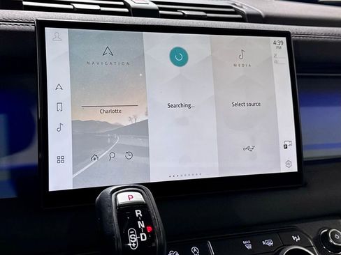 Used 2022 Land Rover Defender 110 S image 18